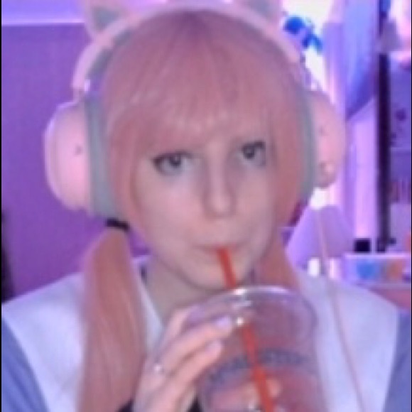 Meet your Posher, Jenna - Picture 1 of 6